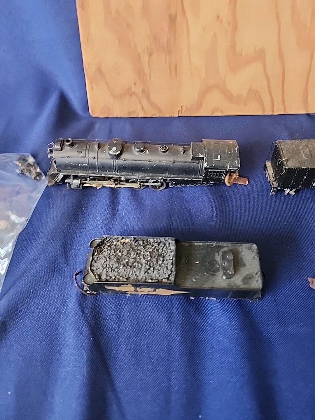 Vintage Set Of Unbranded Train Heavy Metal Locomotive Looks Great Untested 7”