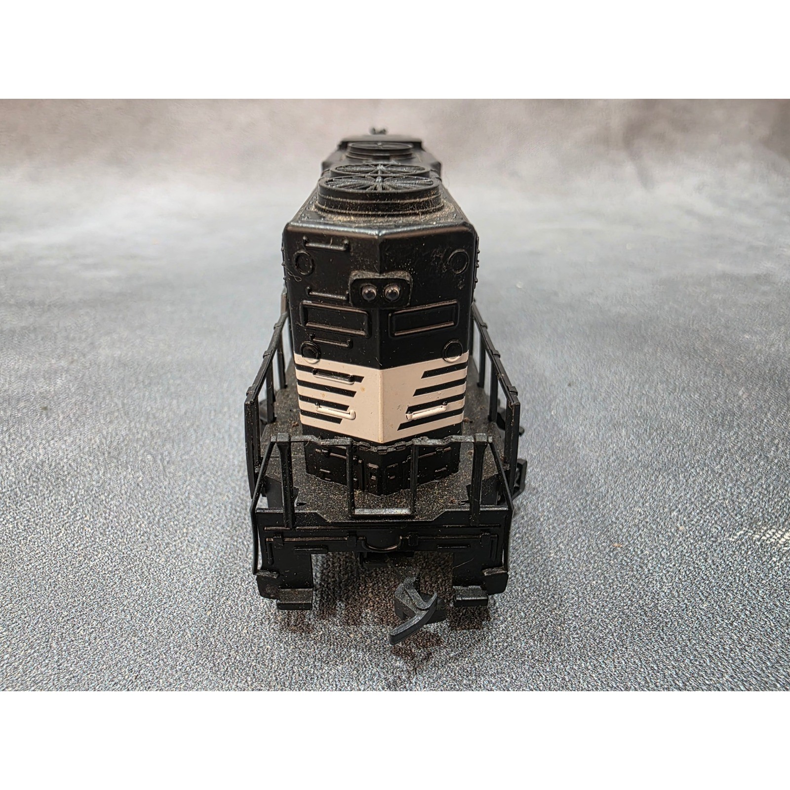 Norfolk Southern 5280 Diesel Locomotive Model Train Black White NS Livery