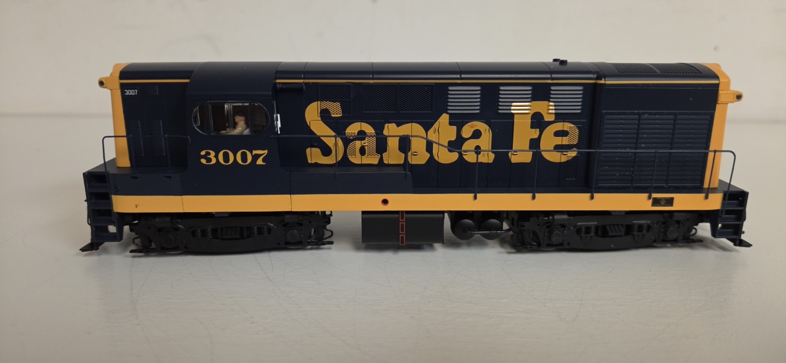 Atlas Master Series 9554 FM H16-44 Santa Fe #3007 W/DCC/DC/LED