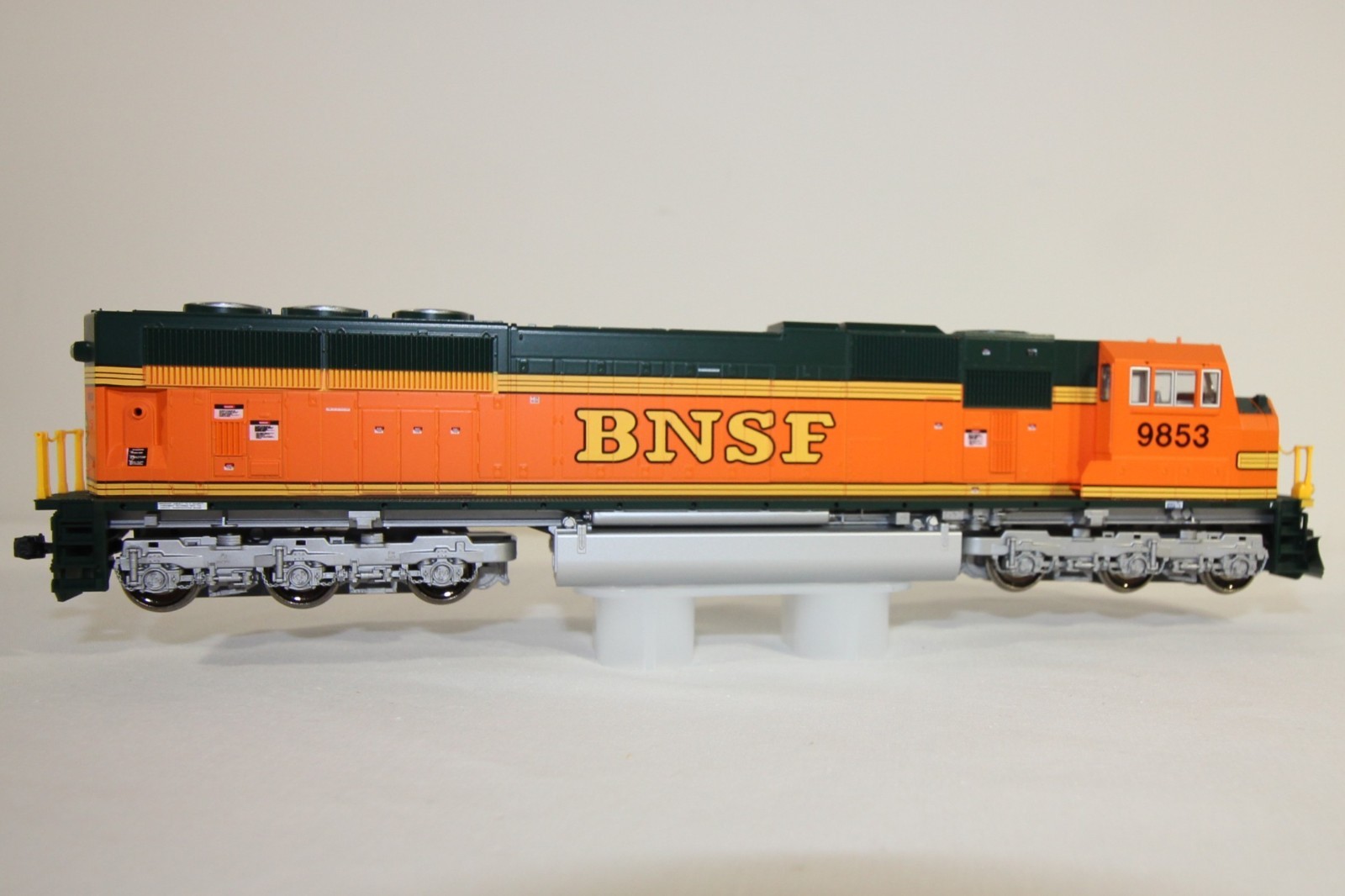 KATO HO 37-6404 EMD SD70MAC BNSF Heritage II #9853 DC DCC Ready NIB NOS