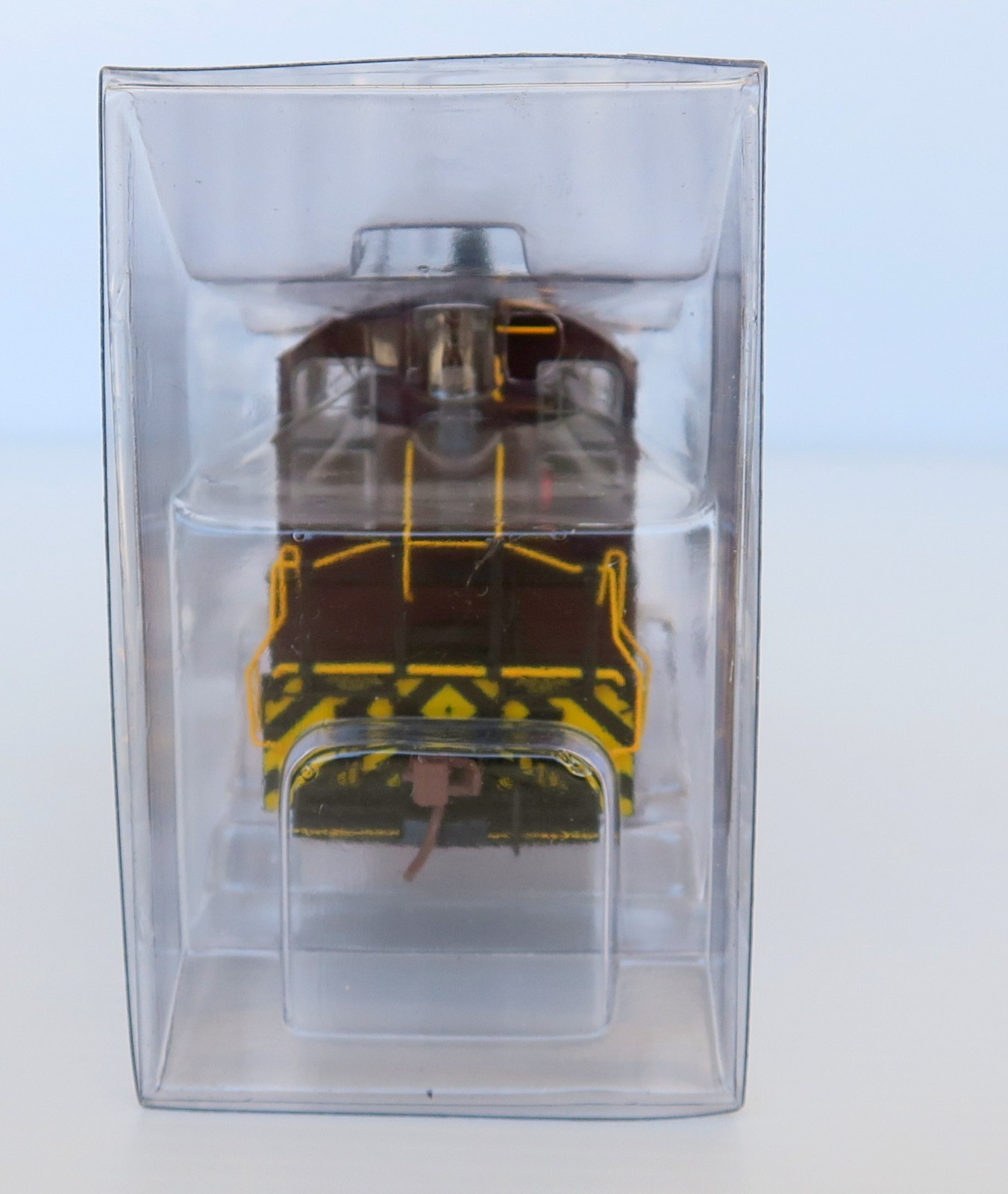 GMDD SW1200RS HO Switcher in CPR classic paint by Rapido, DCC/Sound