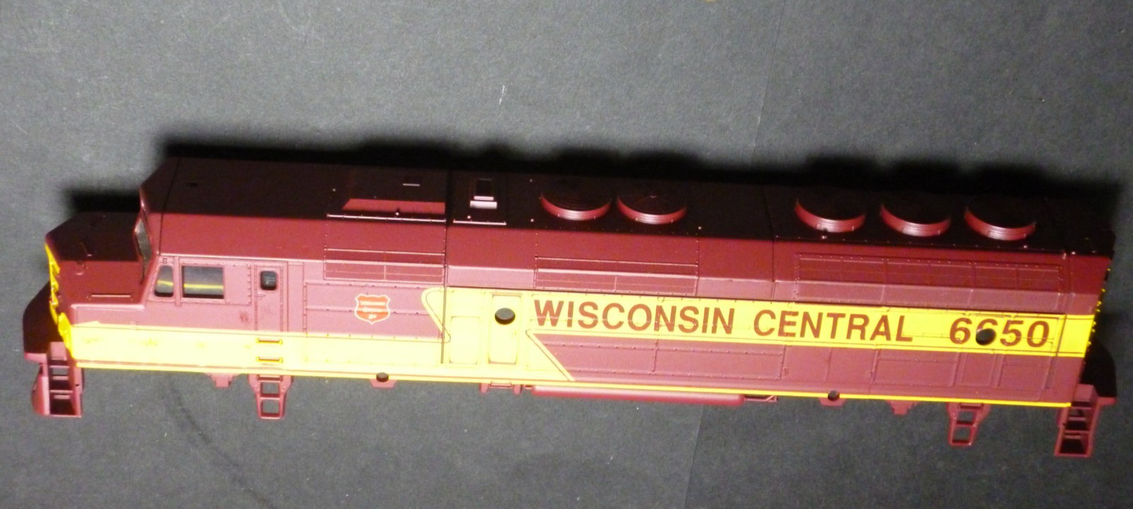 Ho Athearn Diesel locomotive shell F45 Wisconsin Central