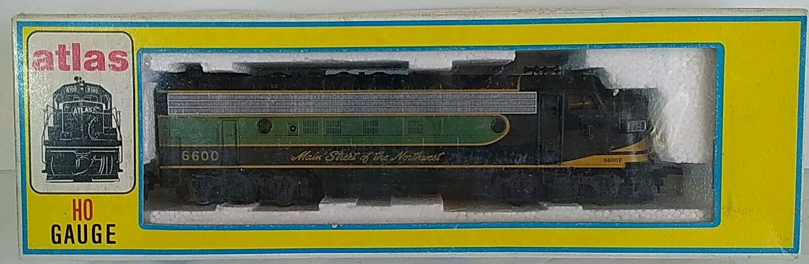 New Atlas HO Scale 8326 Northern Pacific NP 6600 FP7 Diesel Locomotive Main St.
