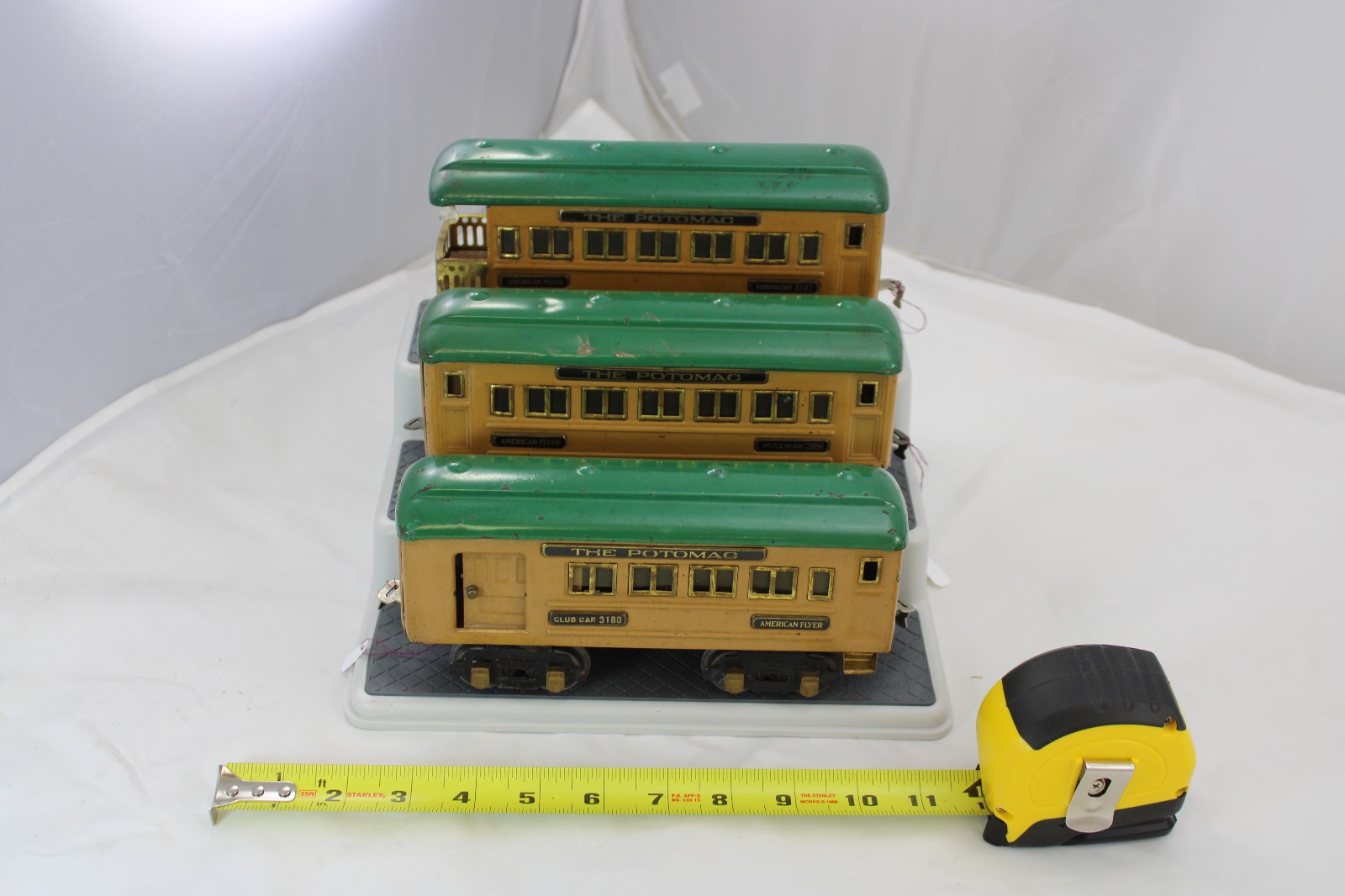 O-Gauge – Pre-War American Flyer Engines and Passenger Cars – Choice