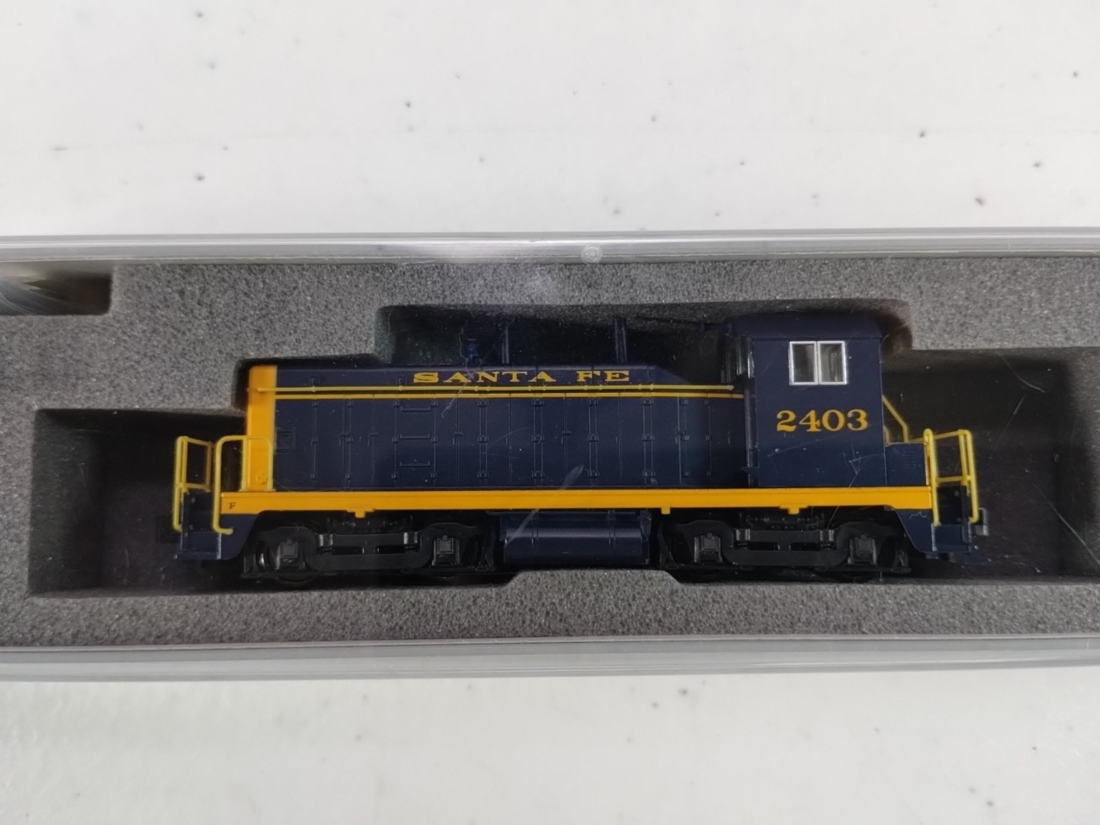 KATO 176-4375 N Scale DC EMD NW2 Switcher AT&SF #2403 New Old Stock