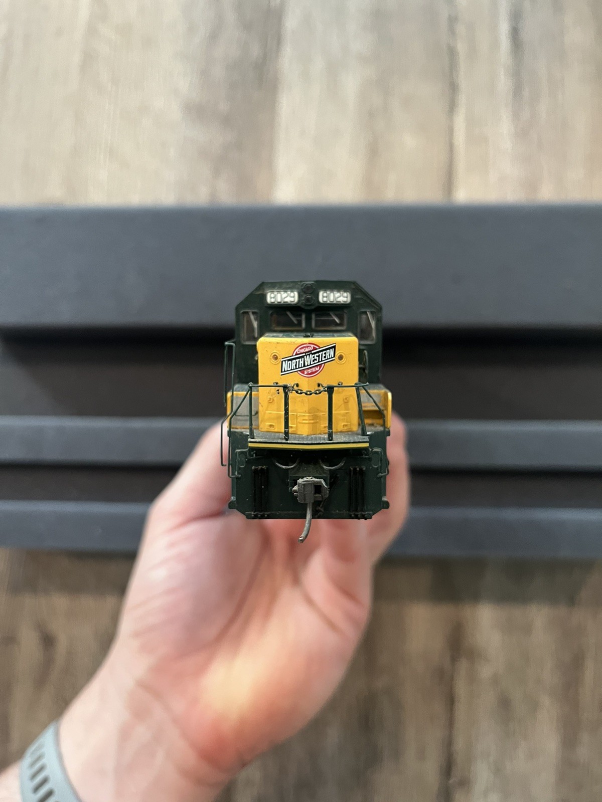 HO PROTO 2000 SD-60 CHICAGO NORTH WESTERN CNW OPERATION LIFESAVER