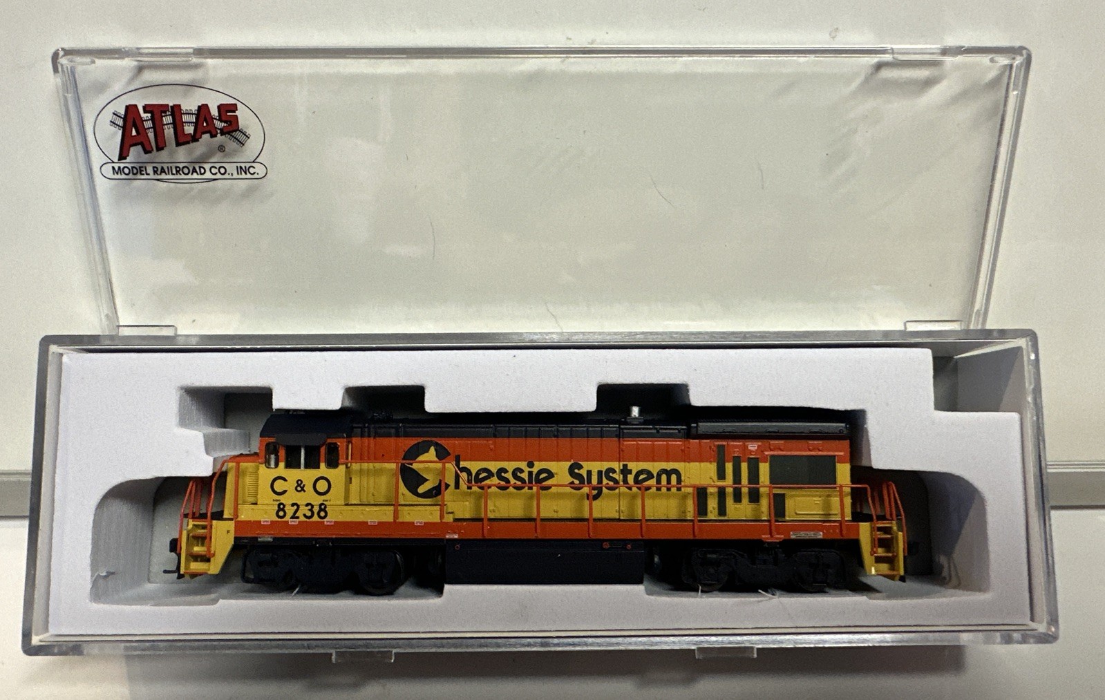 Atlas N Scale C&O Chessie System B30-7 Diesel Locomotive Engine #8238