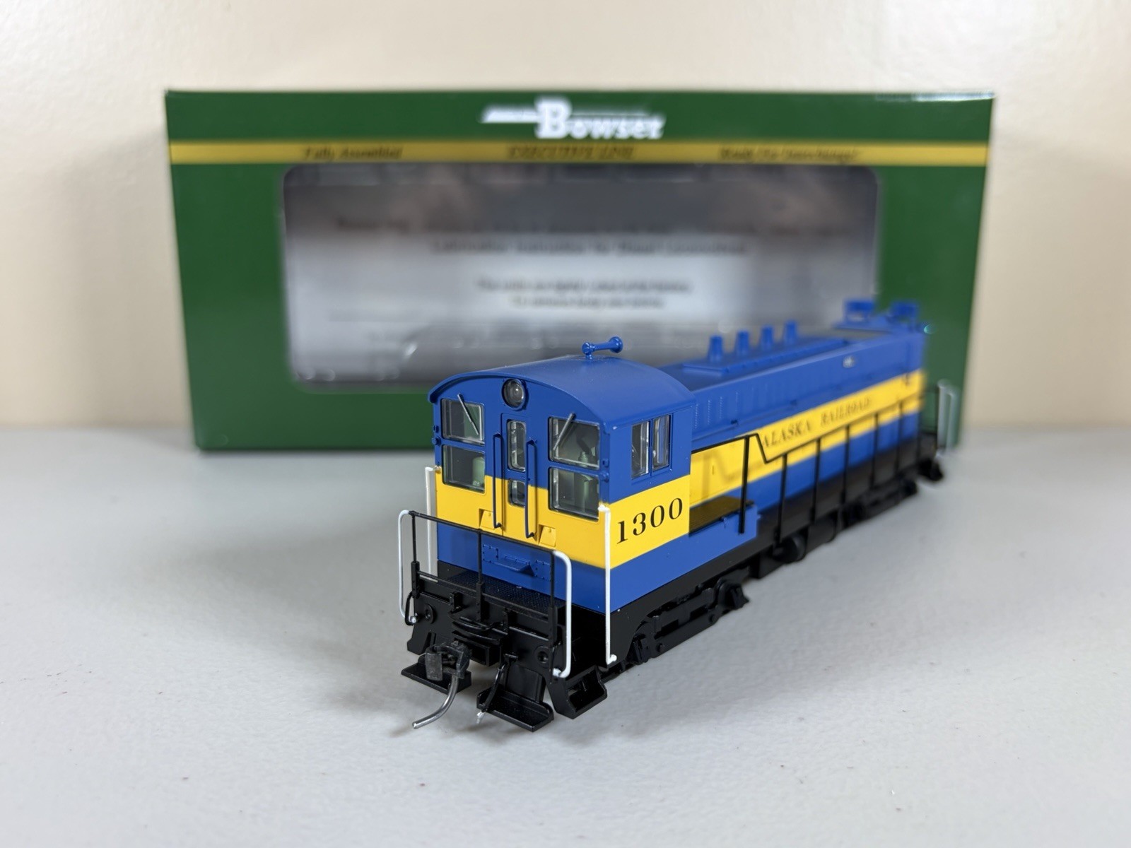 HO Bowser DCC Ready Alaska Baldwin VO-1000 #1300