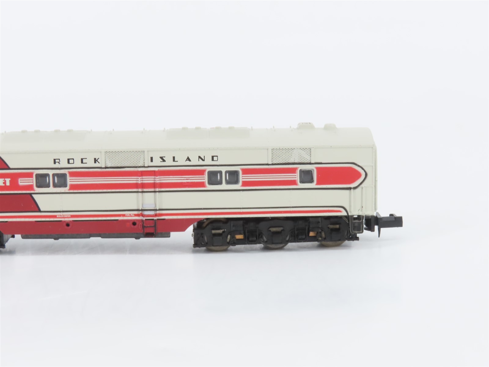 N Scale Life-Like 7015 RI Rock Island “Rocket” EMD E7A Diesel Locomotive #633