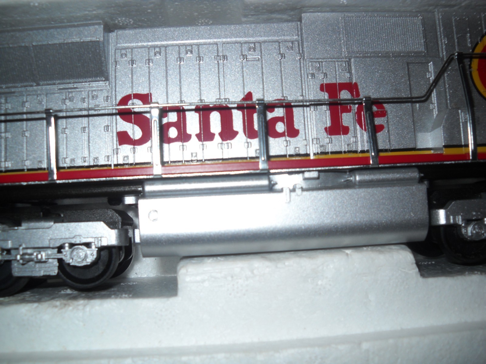 😎-RAIL KING by M.T.H. SANTA FE- #8300 3 RAIL–SD-90 MAC DIESEL w/PROTO SOUND😎