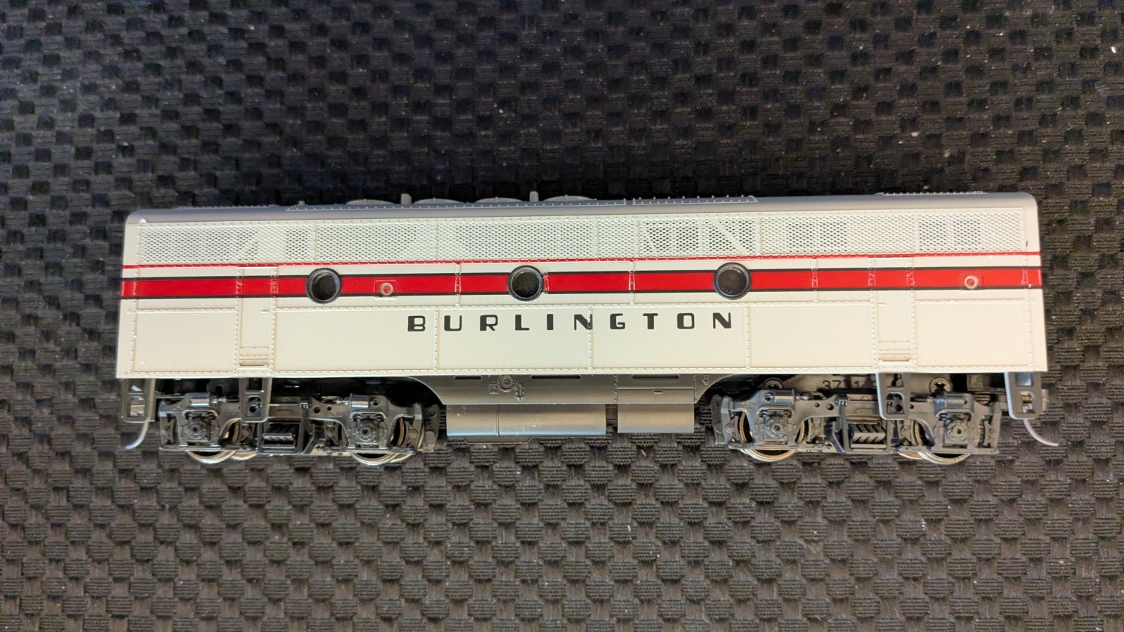 Stewart/Kato HO F3B Diesel Powered, Chicago Burlington & Quincy , NIB