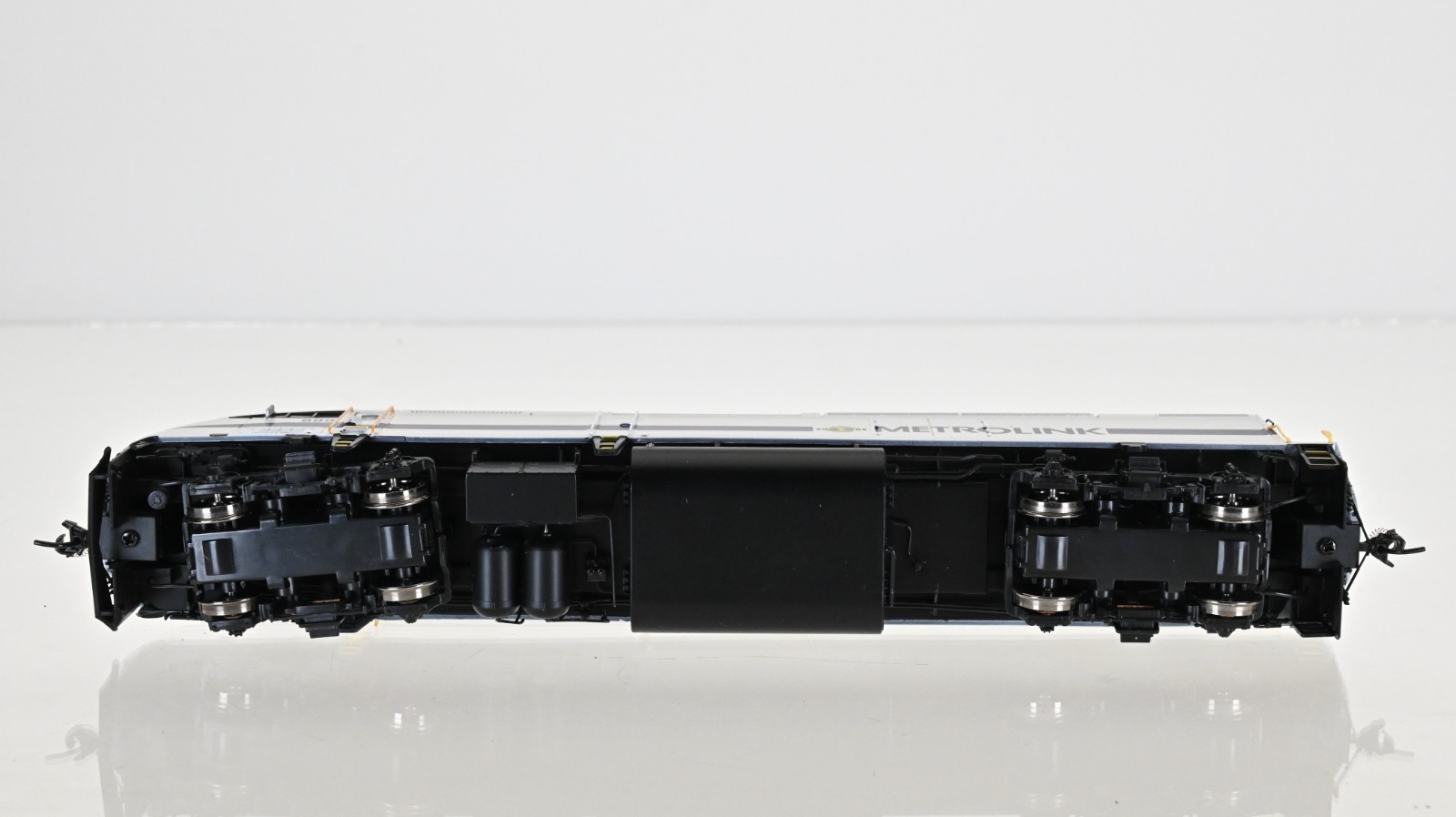 True Line Trains MP36 Metrolink SCAX DCC w/Sound HO scale