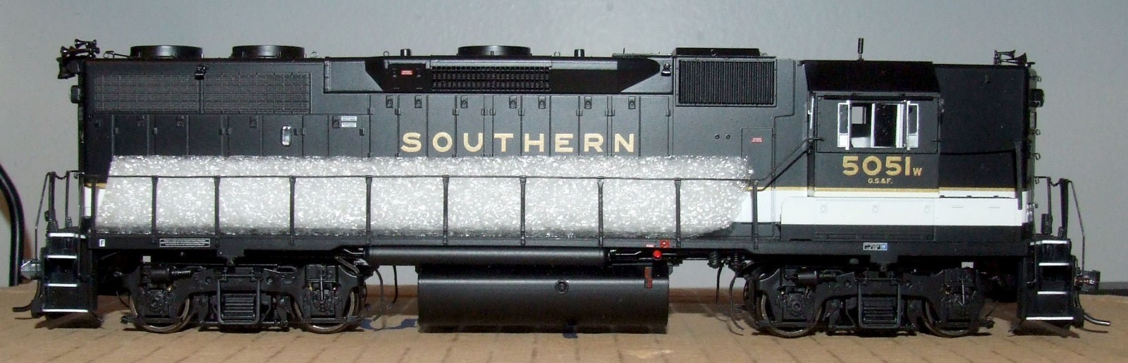 Athearn Genesis HO ATHG40511 EMD GP38-2 #5051 Oil Bath Filters LED/DCC/BLUSOUND