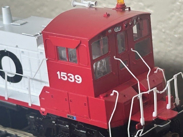 SOO LINE MP15ac SWITCHER LOCO – DC/DCC Ready – HO Scale -” GENESIS ” NEW OOP