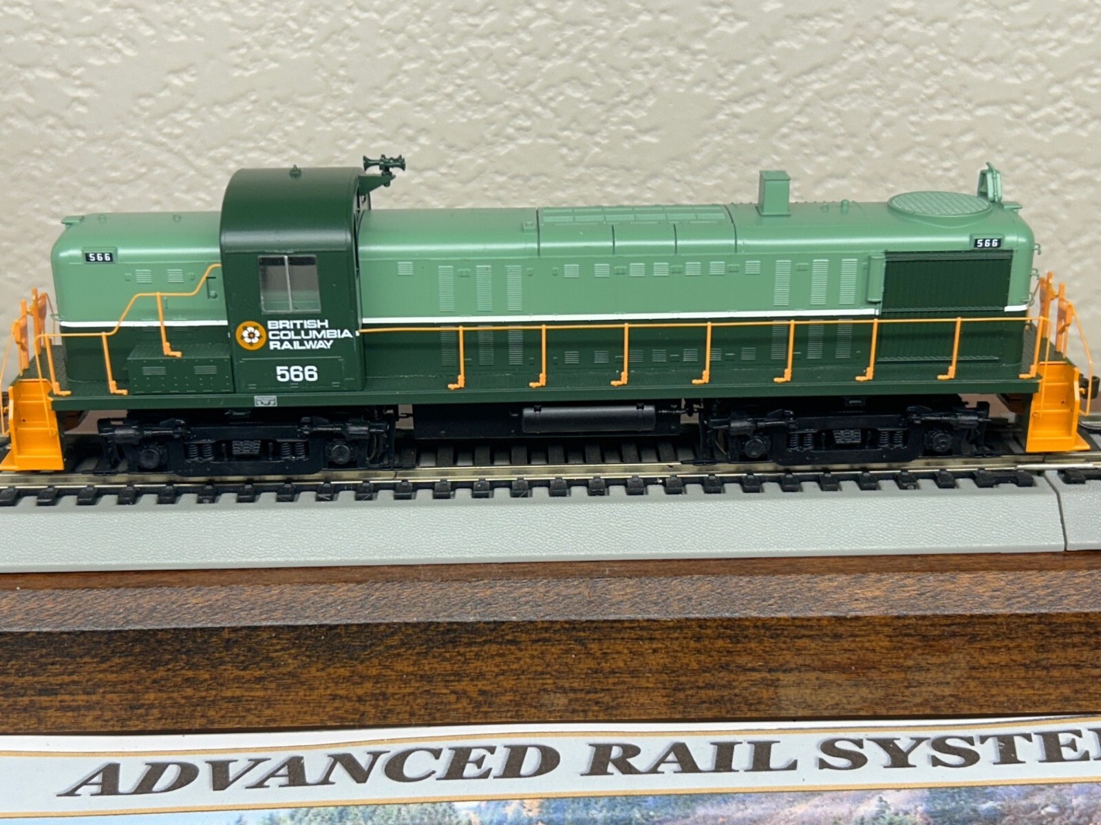 BRITISH COLUMBIA RR – ALCO RS3 ROAD SWITCHER LOCO DC/DCC Ready HO Scale NEW OOP