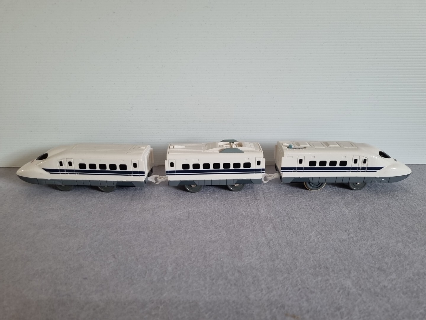 Japan Takara Tomy Plarail S-01 700 Shinkansen Motorised Train w/ Light 125747