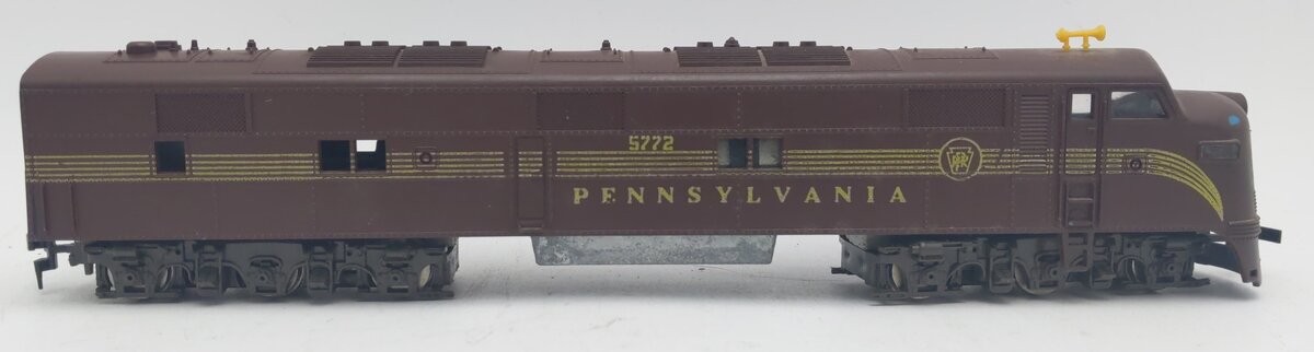 Model Power 912 HO PRR EMD E9 Powered Diesel Locomotive/Box