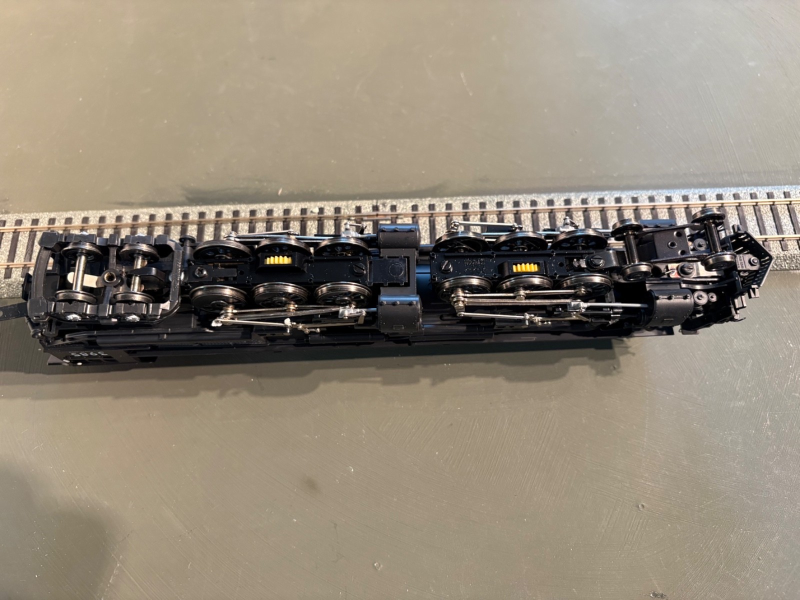 TESTED Rivaossi 4-6-6-4 Union Pacific Challenger #3983 & Tender (26-743)
