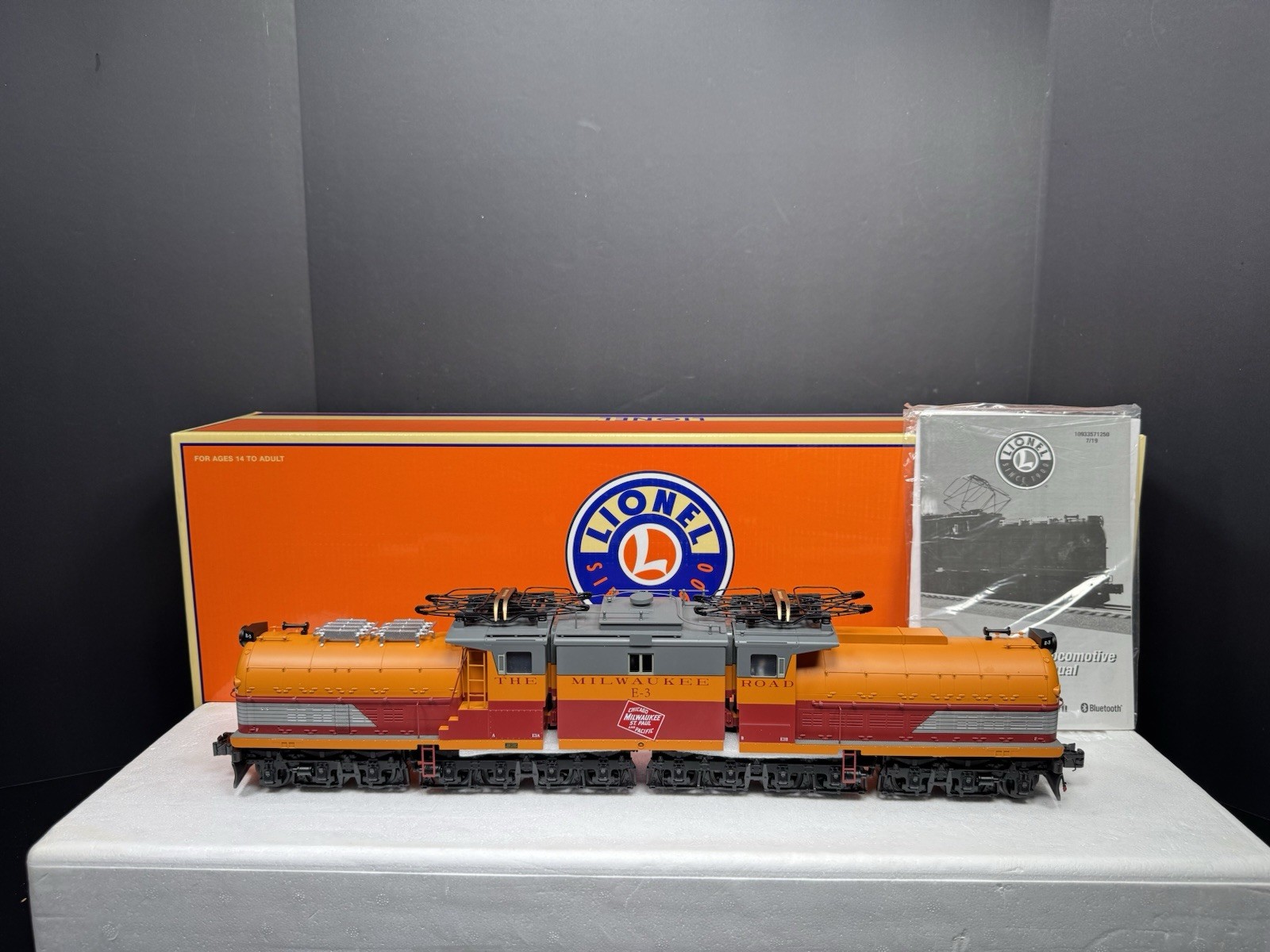 Lionel LEGACY 1933573 Milwaukee Road bipolar electric engine #3 LNIB