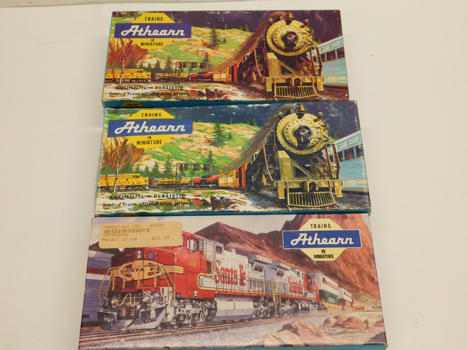 Athearn HO Blue Box Southern Pacific F7 A-B-A Diesel Set-1 Powered #6352/2 Dummy