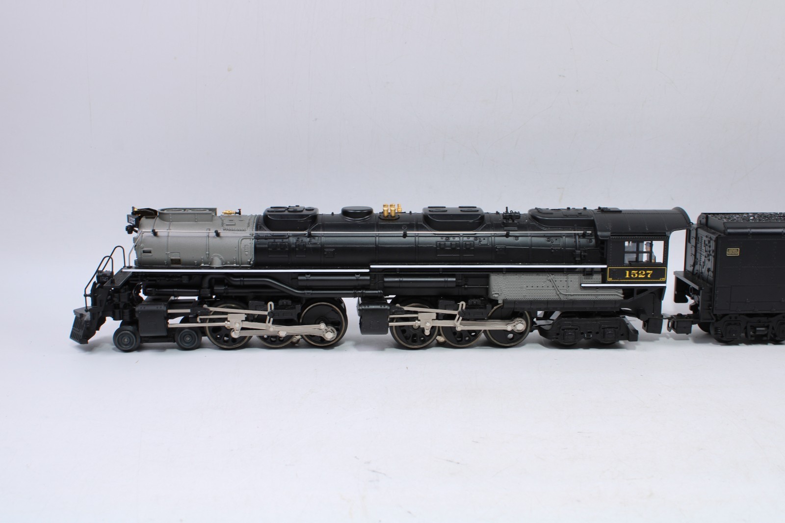 Lionel 6-38013 O Gauge 4-6-6-4 Challenger Steam Locomotive D&H #1527