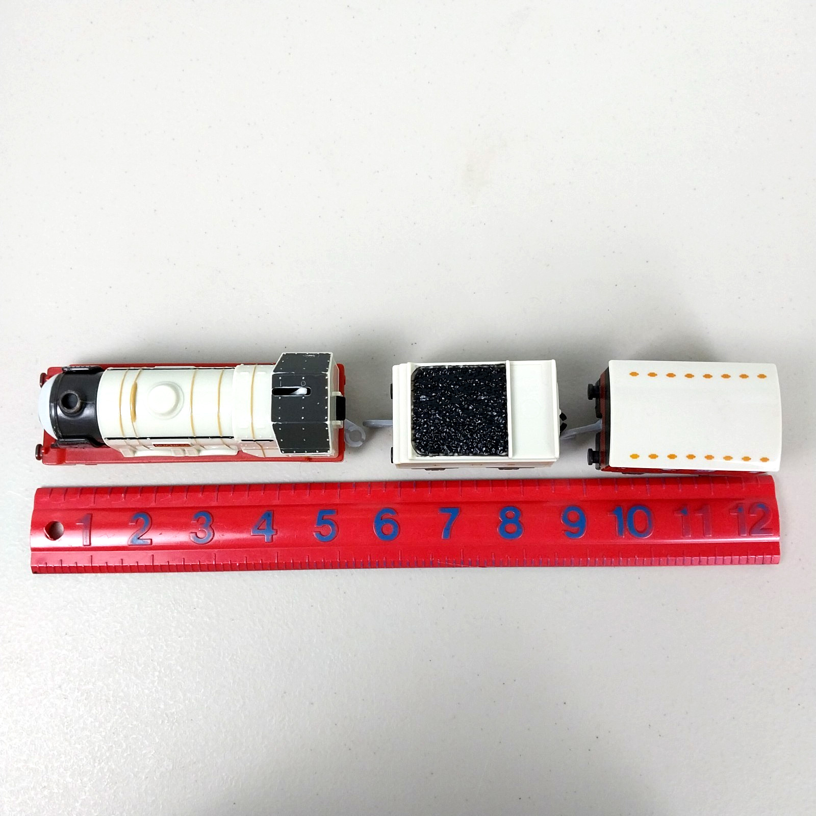 Thomas & Friends Trackmaster Duchess Motorized Train and 2 Cars Mattel