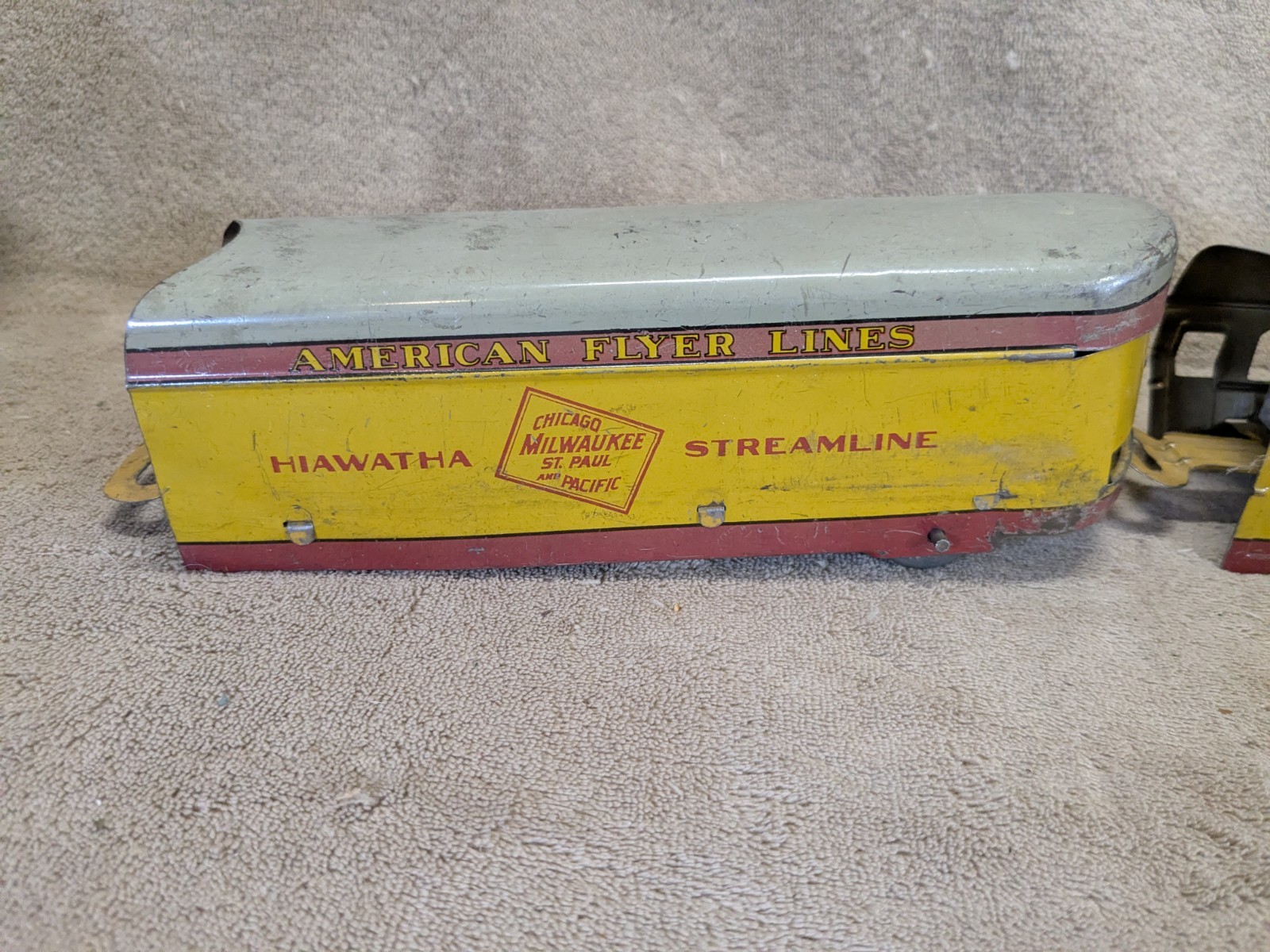 American Flyer Prewar Hiawatha Streamliner Lot of 4 Untested Yellow Gray