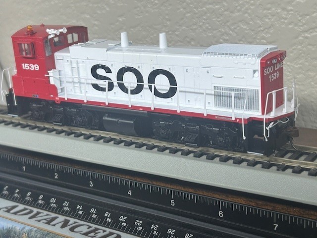 SOO LINE MP15ac SWITCHER LOCO – DC/DCC Ready – HO Scale -” GENESIS ” NEW OOP