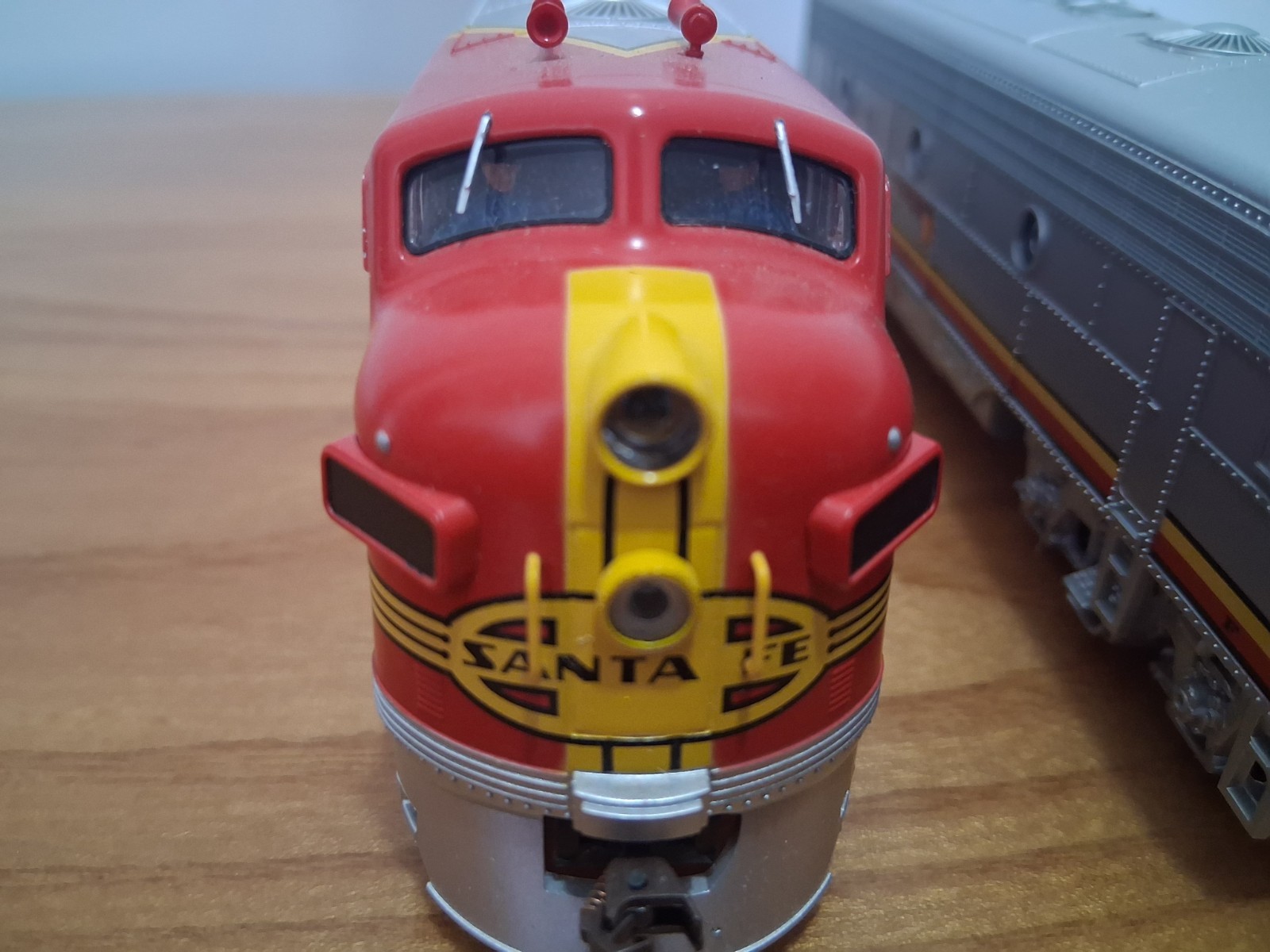 Bachmann HO 64301 & 64401 F7 A&B Units Santa Fe Locomotives DCC Equipped Used.