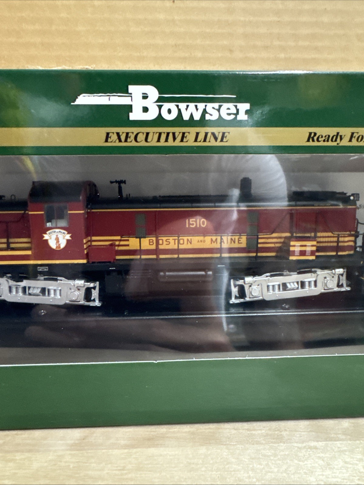 BOWSER 24641 ALCO RS3 W/LOKSOUND & DCC BOSTON & MAINE #1510 (MAROON, YELLOW