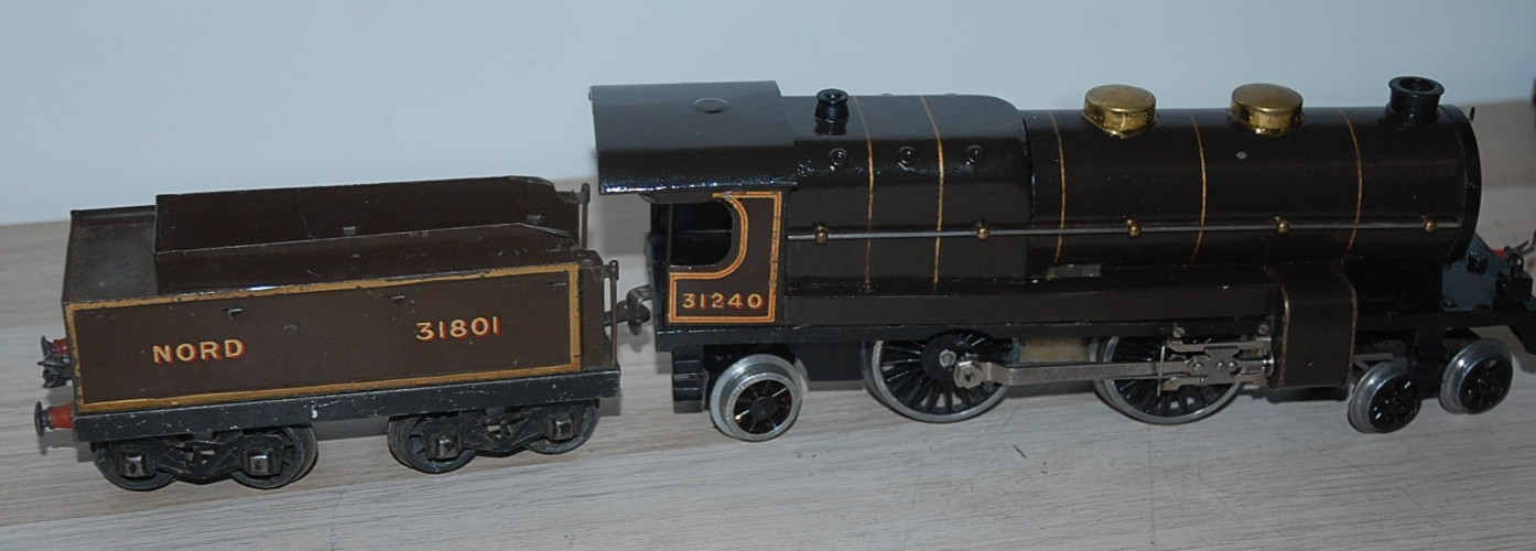 HORNBY O GAUGE CLOCKWORK 3C NORD LOCOMOTIVE AND TENDER IN BROWN LIVERY
