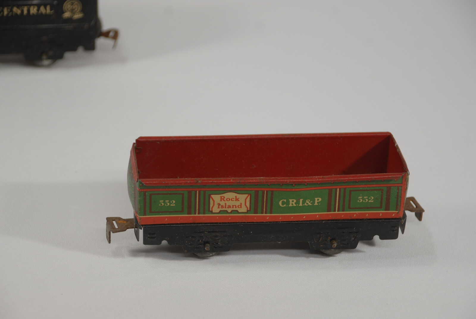 VINTAGE MARX TIN LITHO NEW YORK CENTRAL AND OTHER TRAIN CARS, 4 PIECES USA