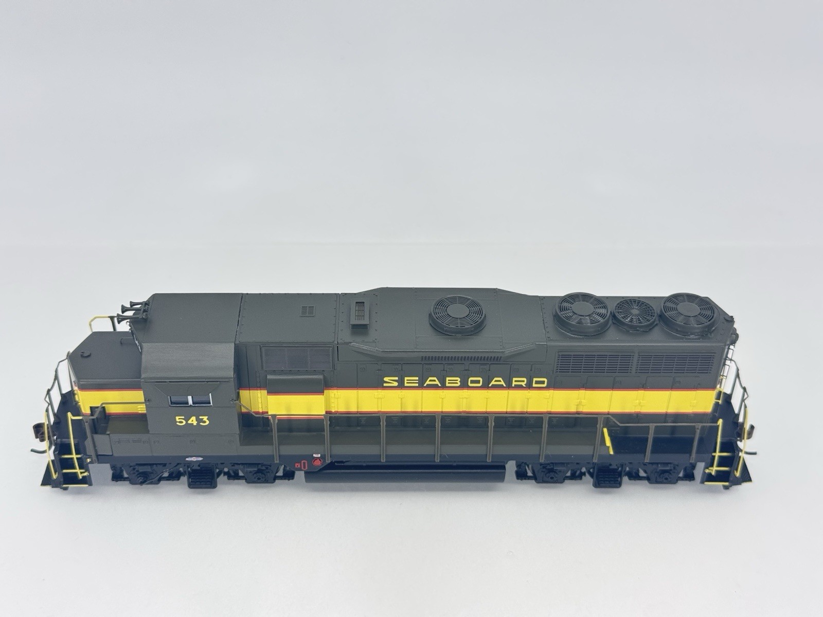 HO Athearn RTR 96066 Seaboard Air Line GP35 Diesel Locomotive SAL #543