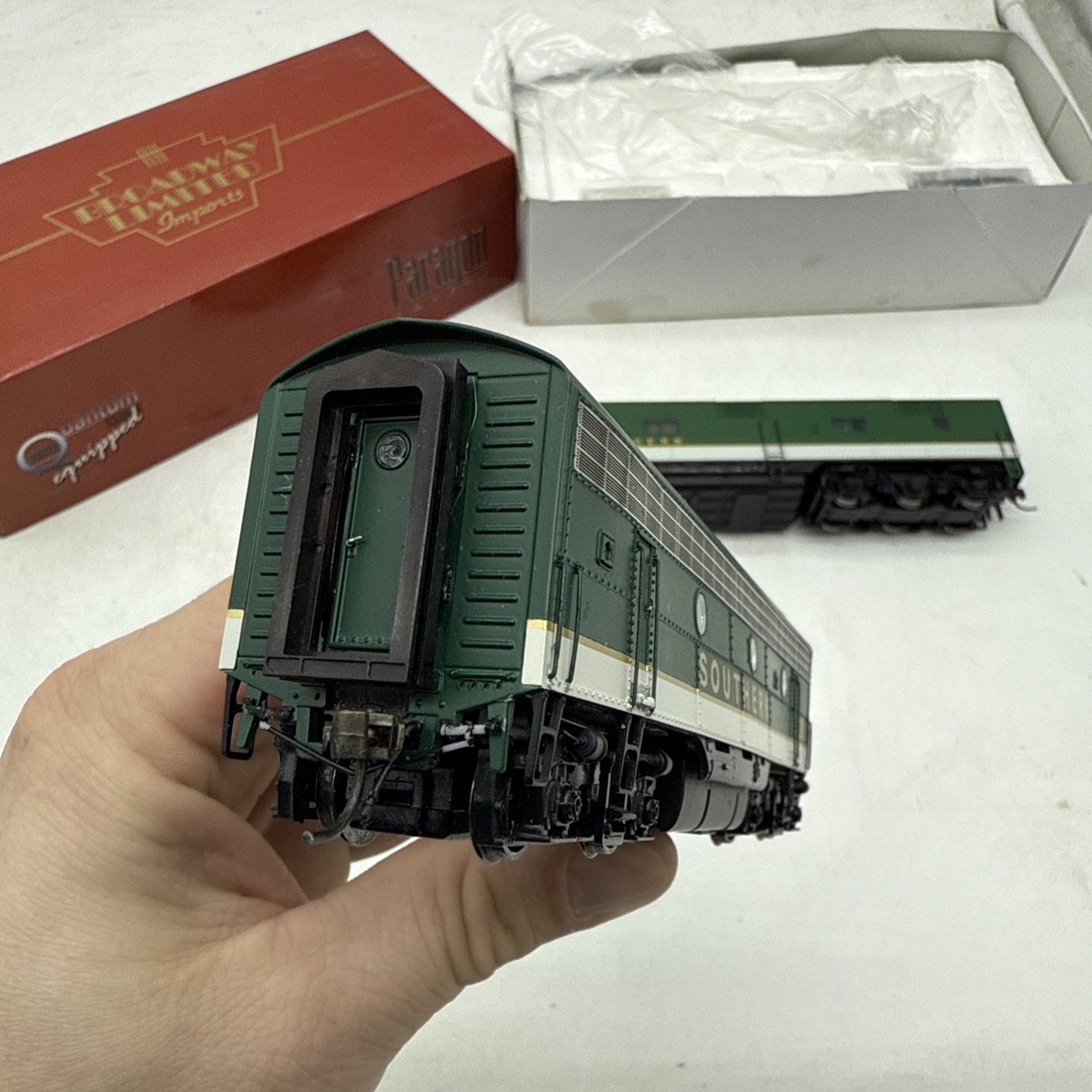 Broadway Limited HO Southern Railway Paragon DCC And Sound EMD E7A #2905 B Unit