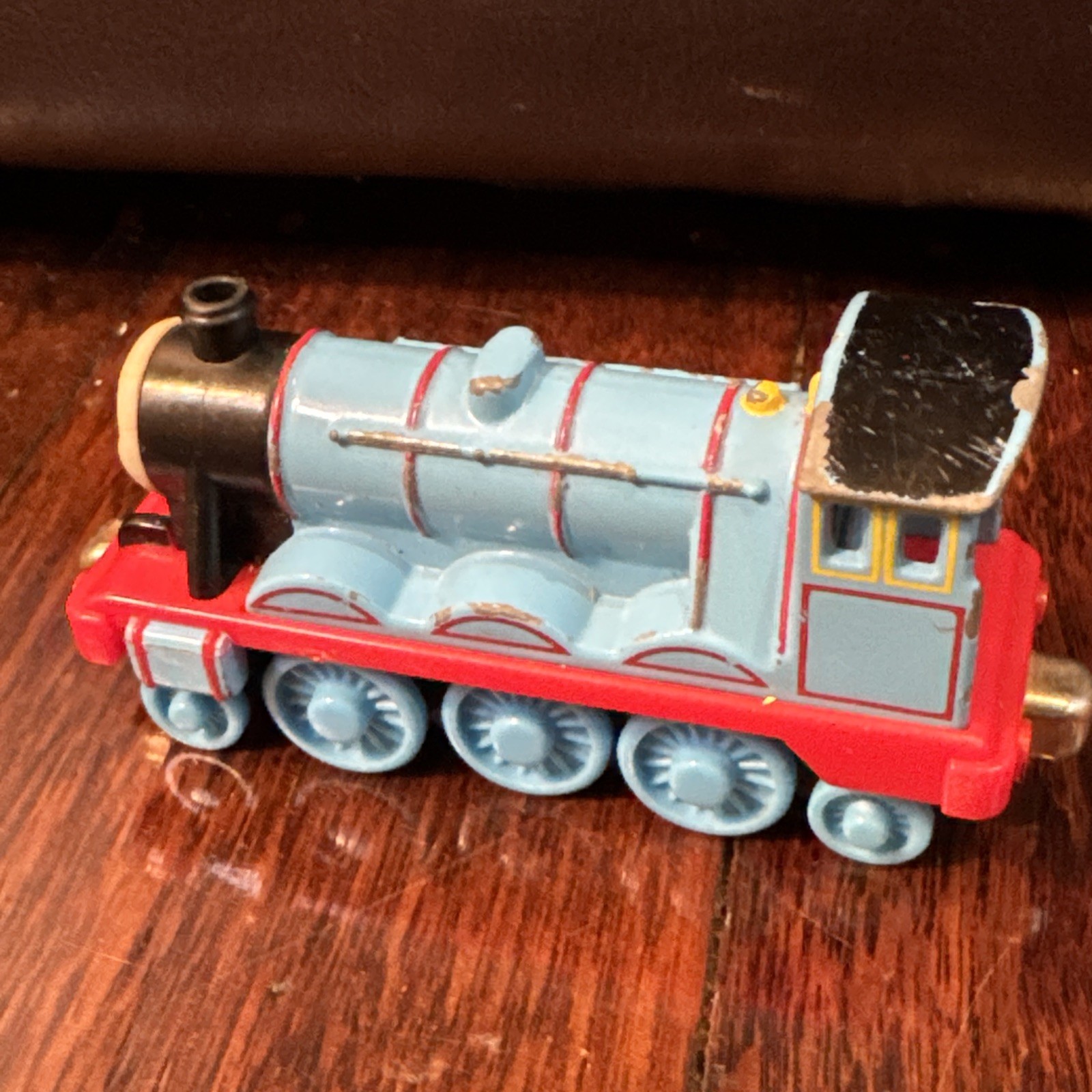 Gordon & Tender Surprised Face Thomas & Friends Diecast Train 2002
