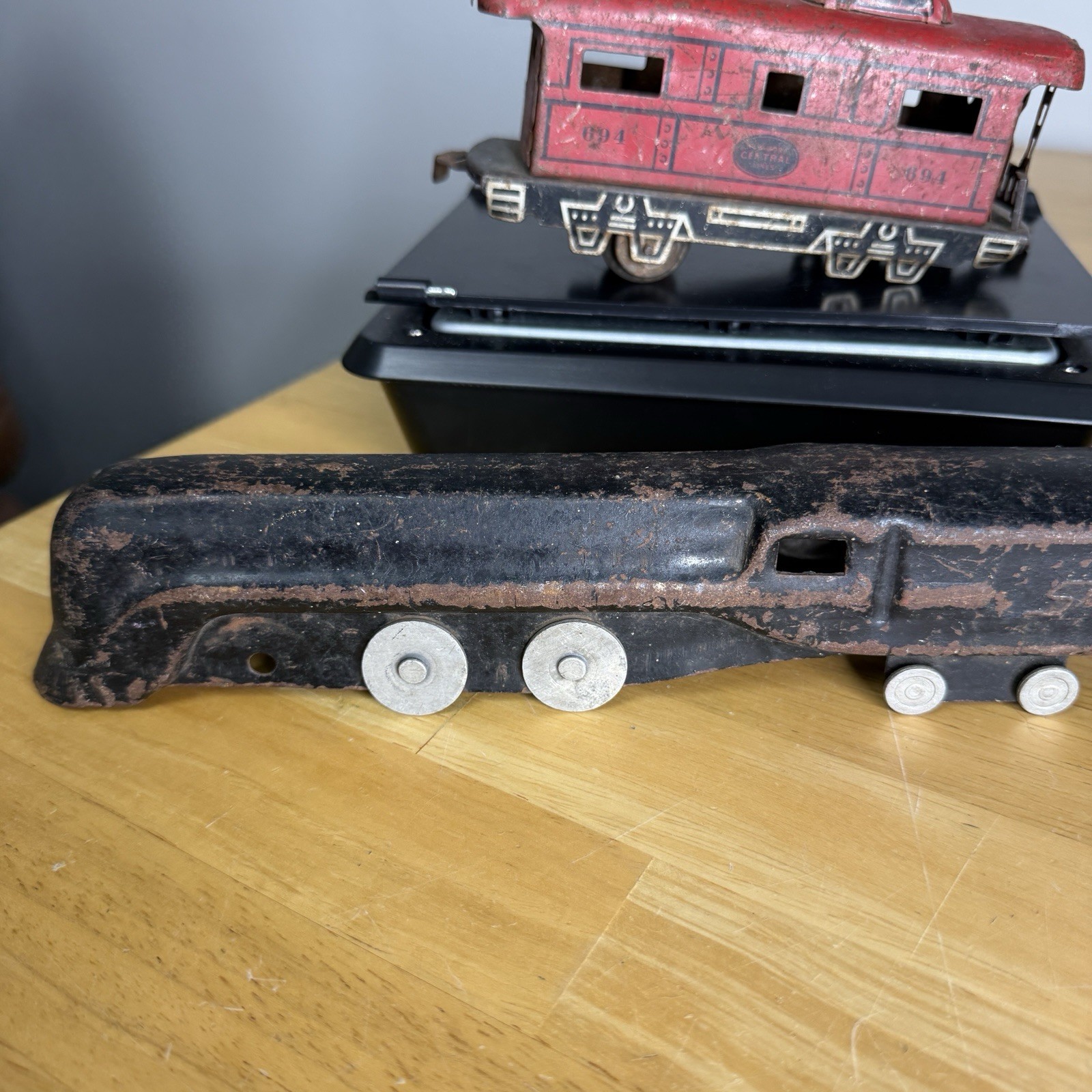 VTG 1940’s Stafford Lines #1006 Steel Locomotive & NY Central Lines 694 Caboose*