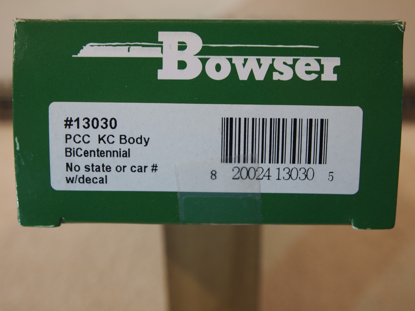 BOWSER H.O. BICENTENNIAL PCC TROLLEY “GENERIC” RED, WHITE & BLUE DC POWERED