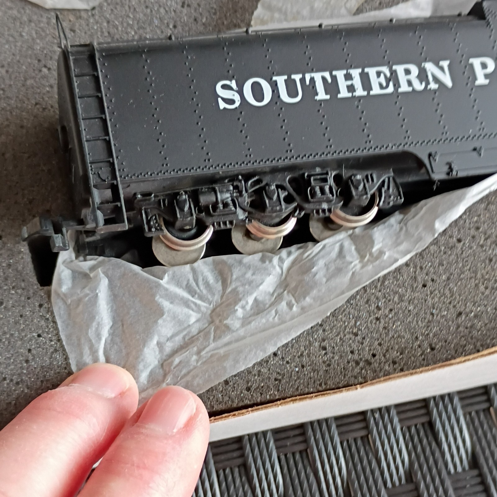 Southern Pacific #4446 Item 11322 Gs4 4-8-4 Black & Silver War Baby VTG