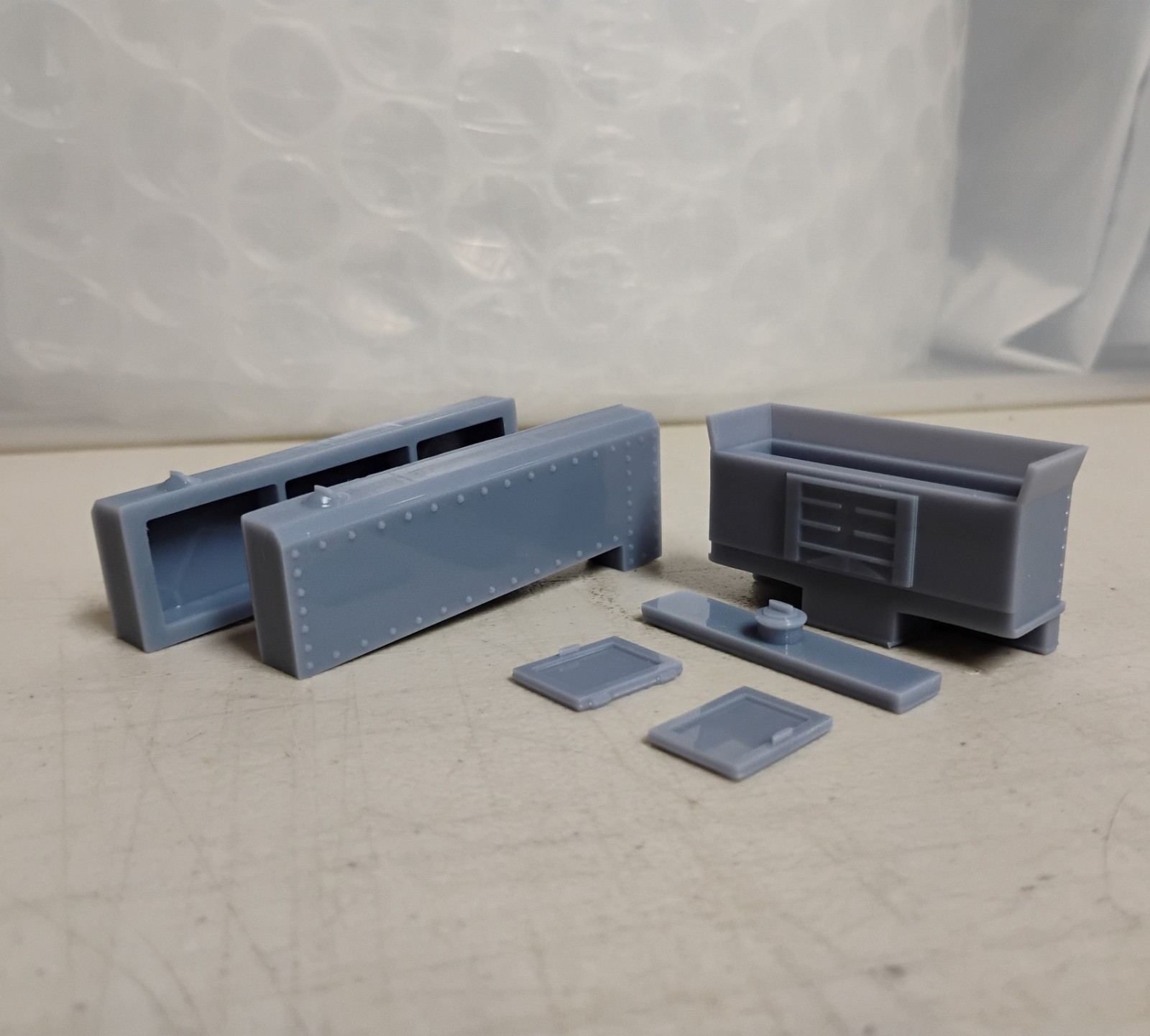 On30 LONG SIDE TANKS, BUNKER, CAB DOORS for Bachmann Mogul 2-6-0. RESIN 3D Print