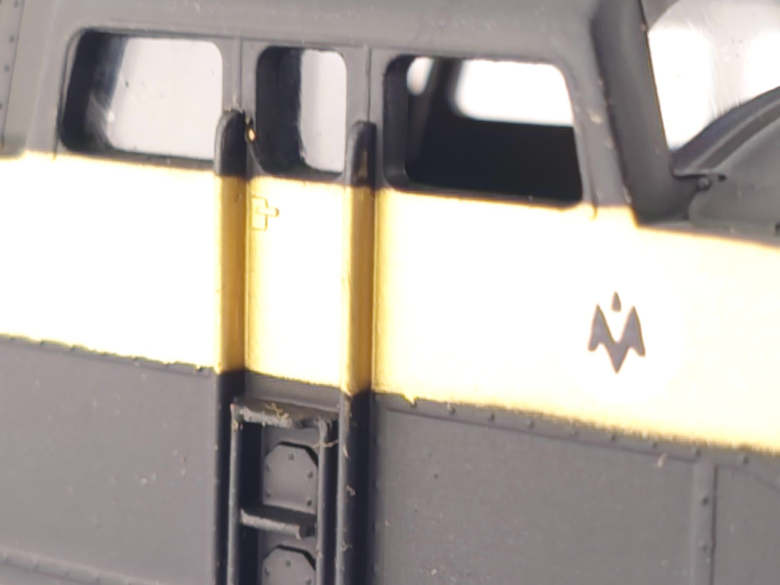 *READ* AHM HO Scale Monon Hoosier Line BL-2 Diesel Locomotive Model Train