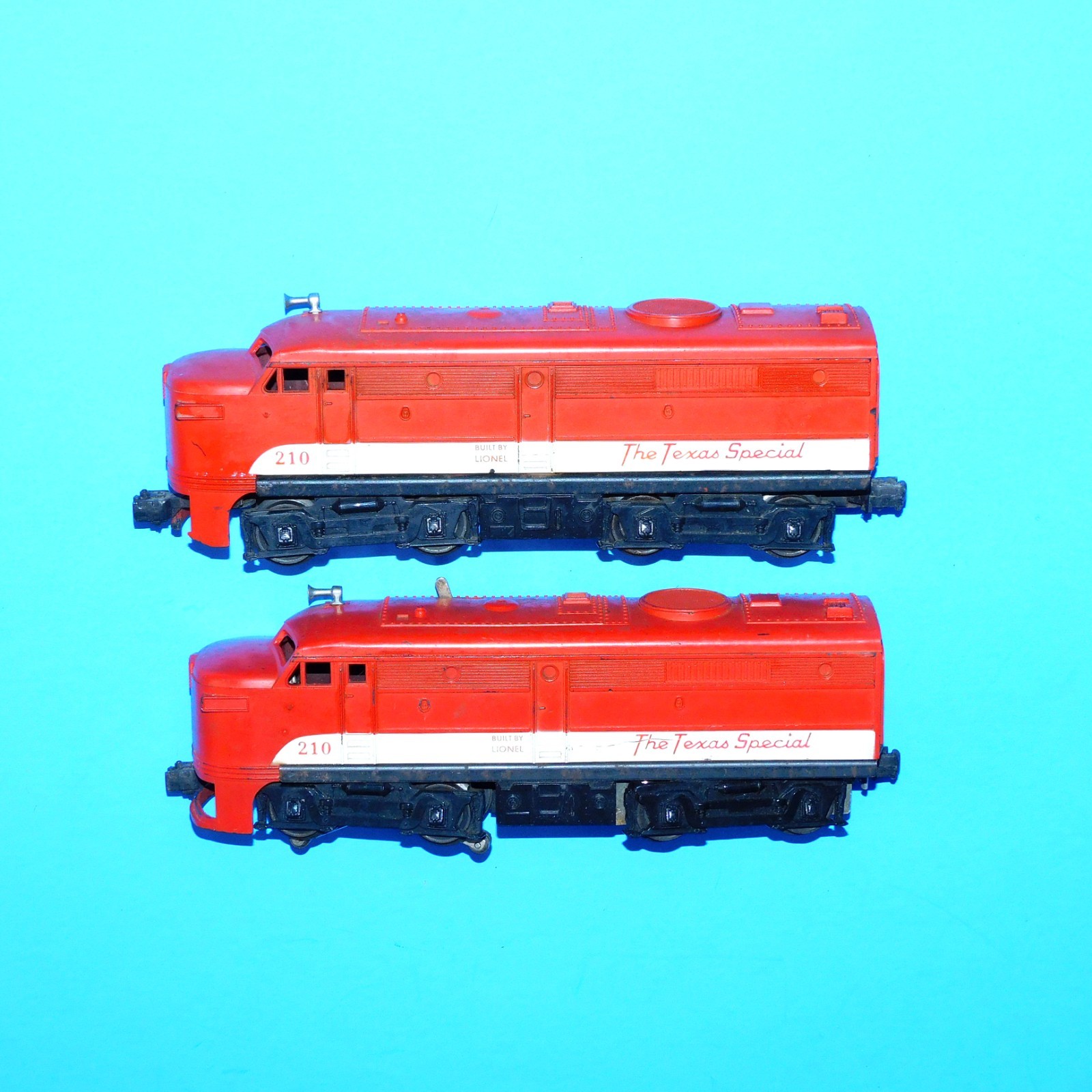 VINTAGE LIONEL #210 THE TEXAS SPECIAL DIESEL SWITCHER LOCOMOTIVE w/ DUMMY LOCO