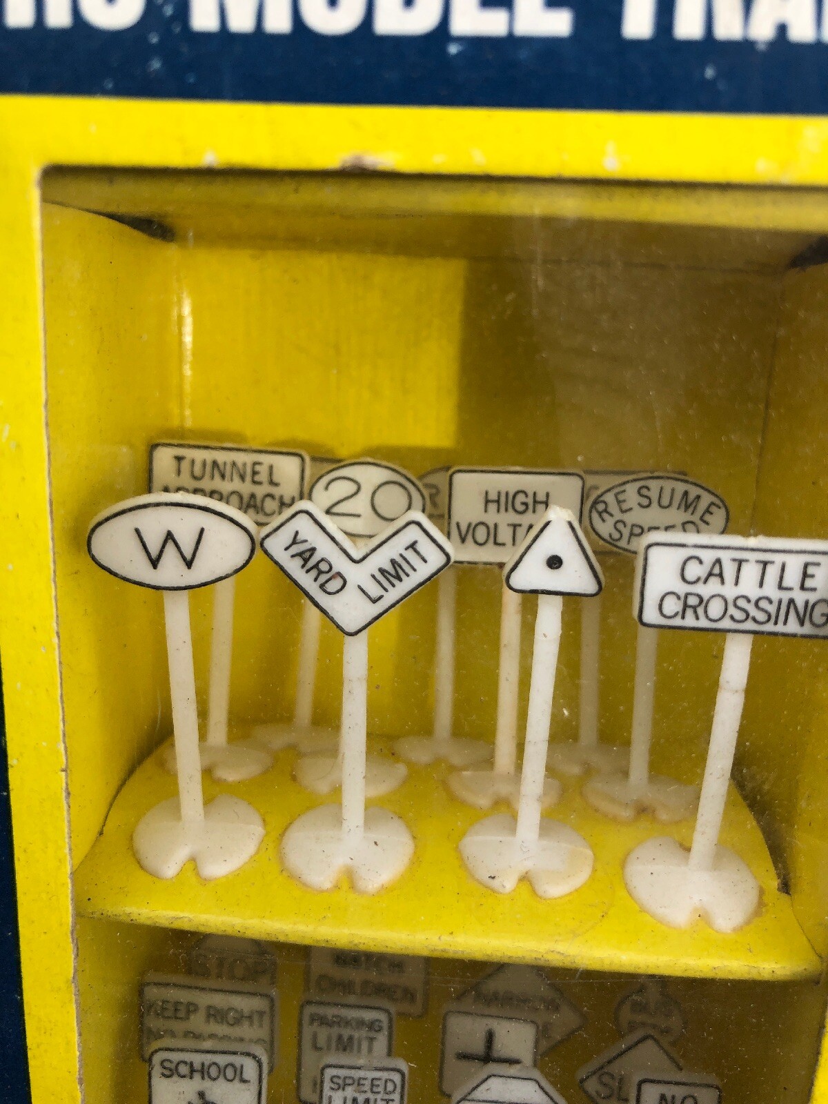 AHM Accessories Your HO Scale Model Trains – Assorted RR & Traffic Signs + Atlas