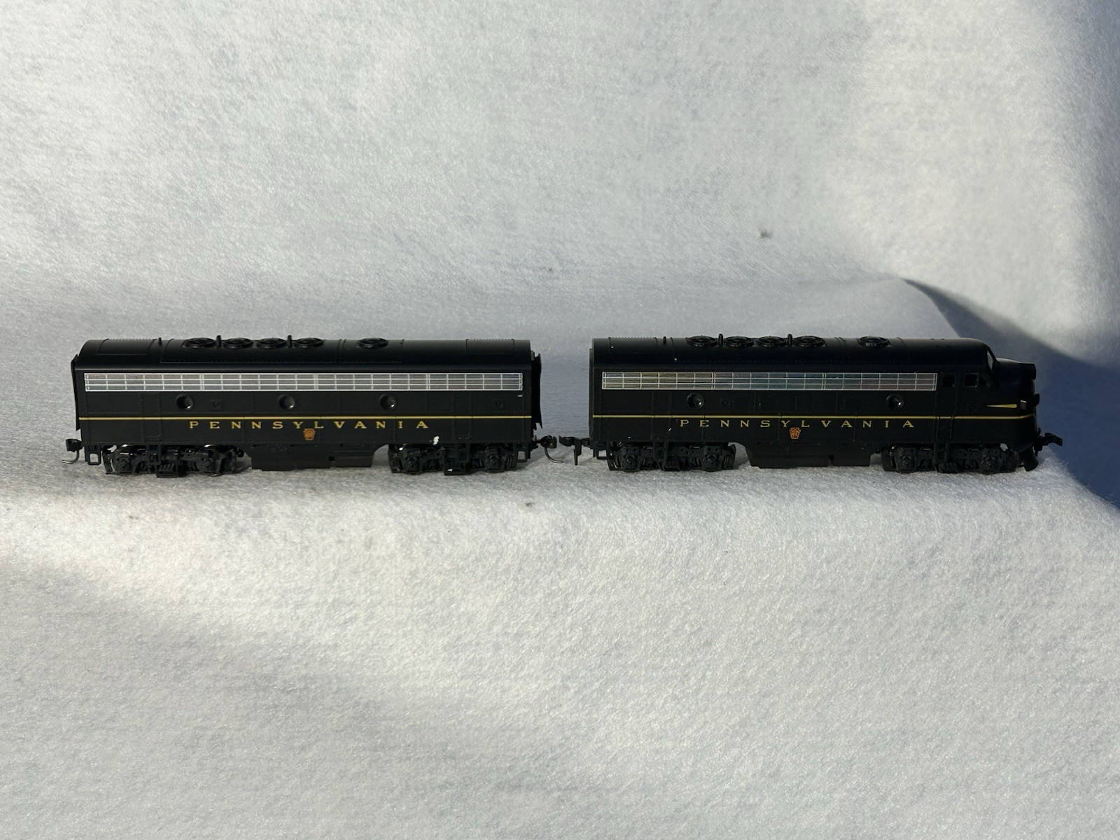 Stout Stewart/KATO F-7-A/B Phase I Late PENNSY Locos Both Powered