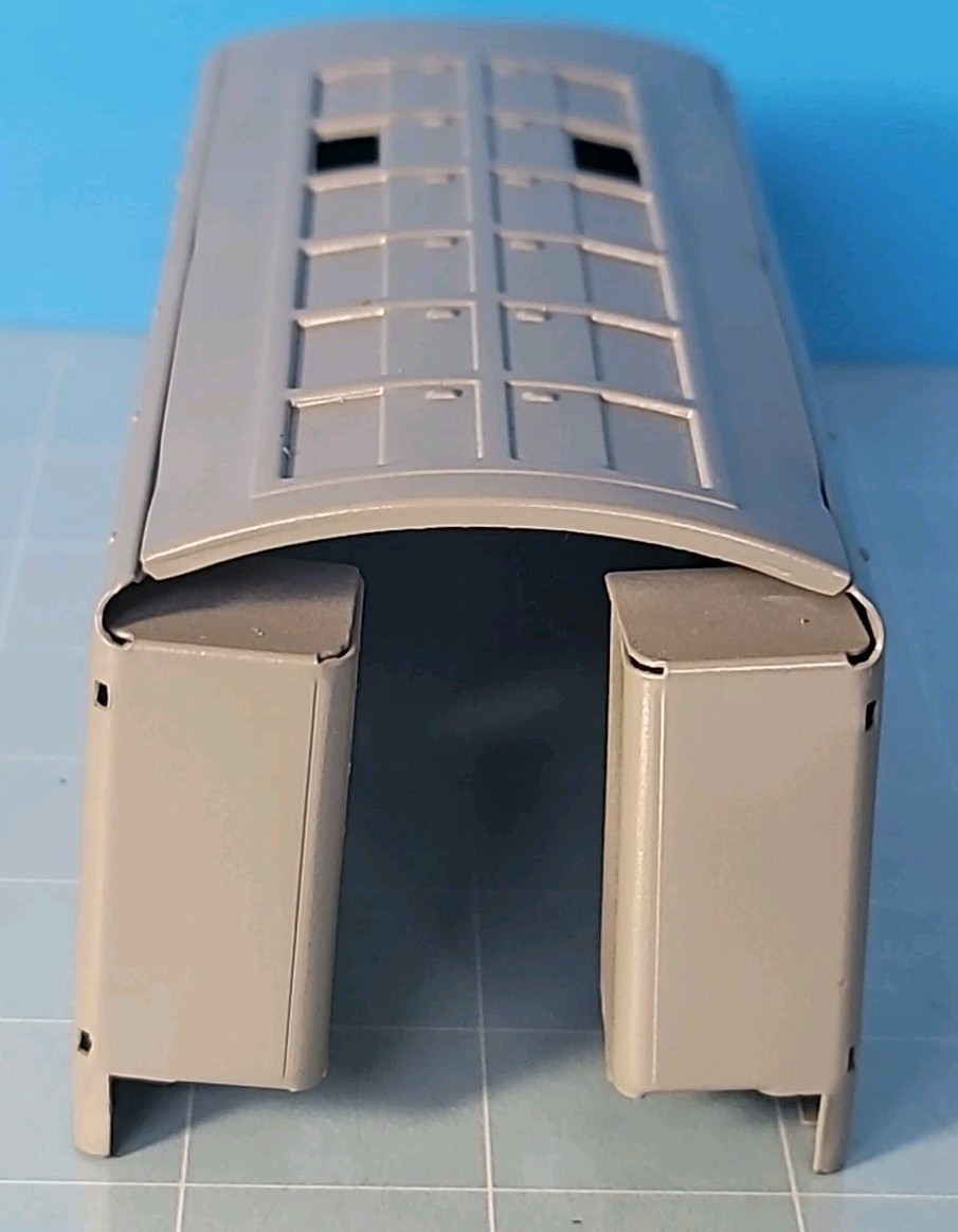CB34: Lionel 238E Streamlined Torpedo Locomotive Shell w/ Tender Shell – Prewar