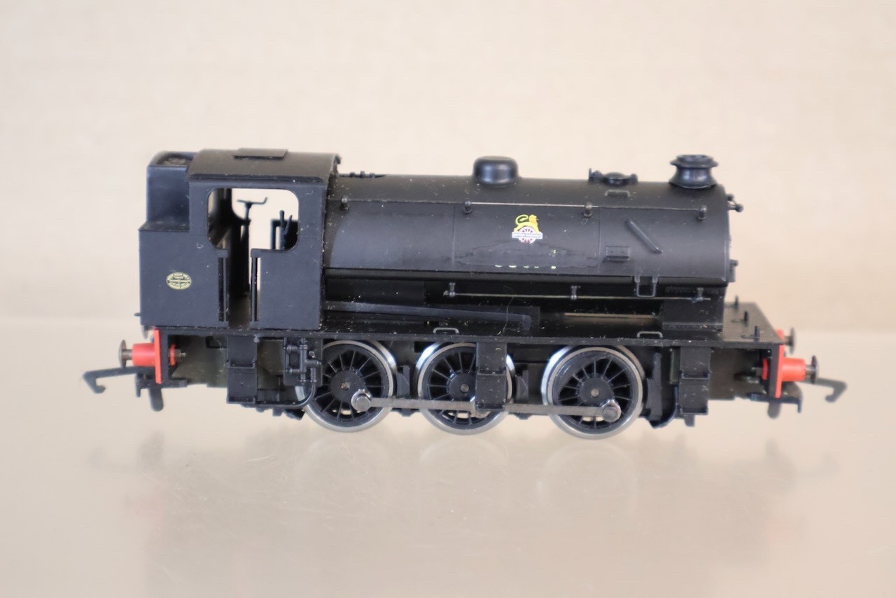 HORNBY BR BLACK 0-6-0 CLASS J94 SADDLE TANK LOCOMOTIVE op