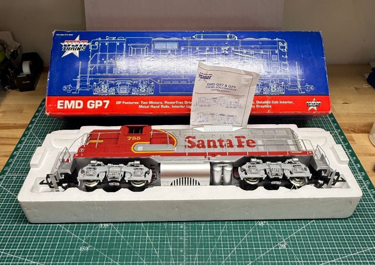New USA Trains EMD GP7 Santa Fe Model Train Locomotive