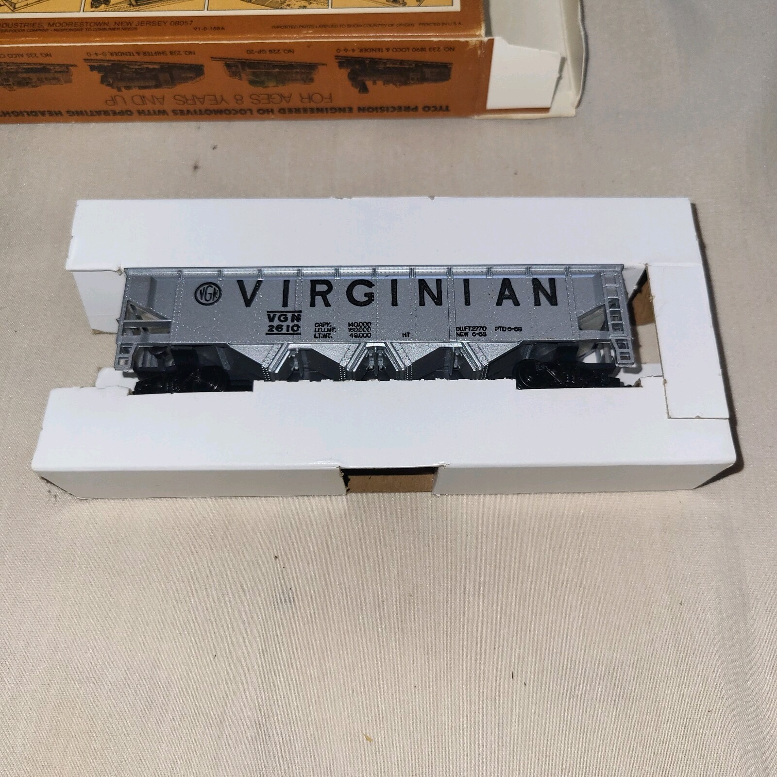 TYCO H O SCALE SILVER VIRGINIAN COAL HOPPER CAR VGN 2610. A