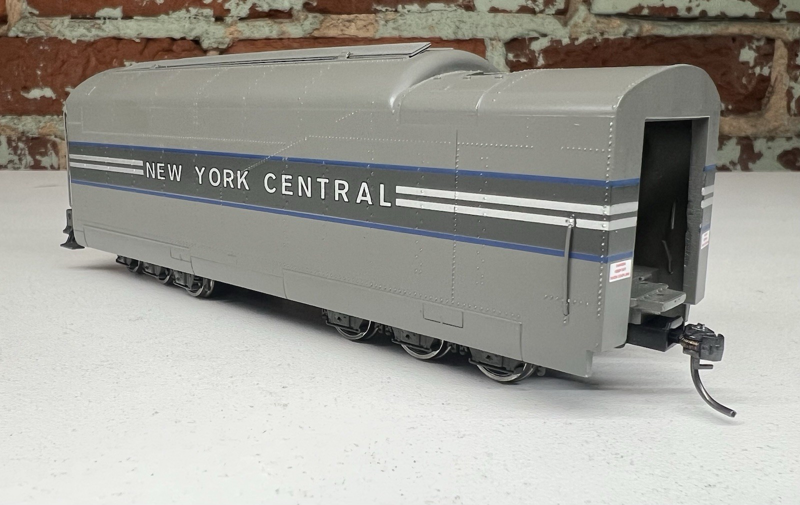 MTH #80-3233-1 HO Scale 4-6-4 Dreyfuss Steam Engine NYC #5446 DCC PS3