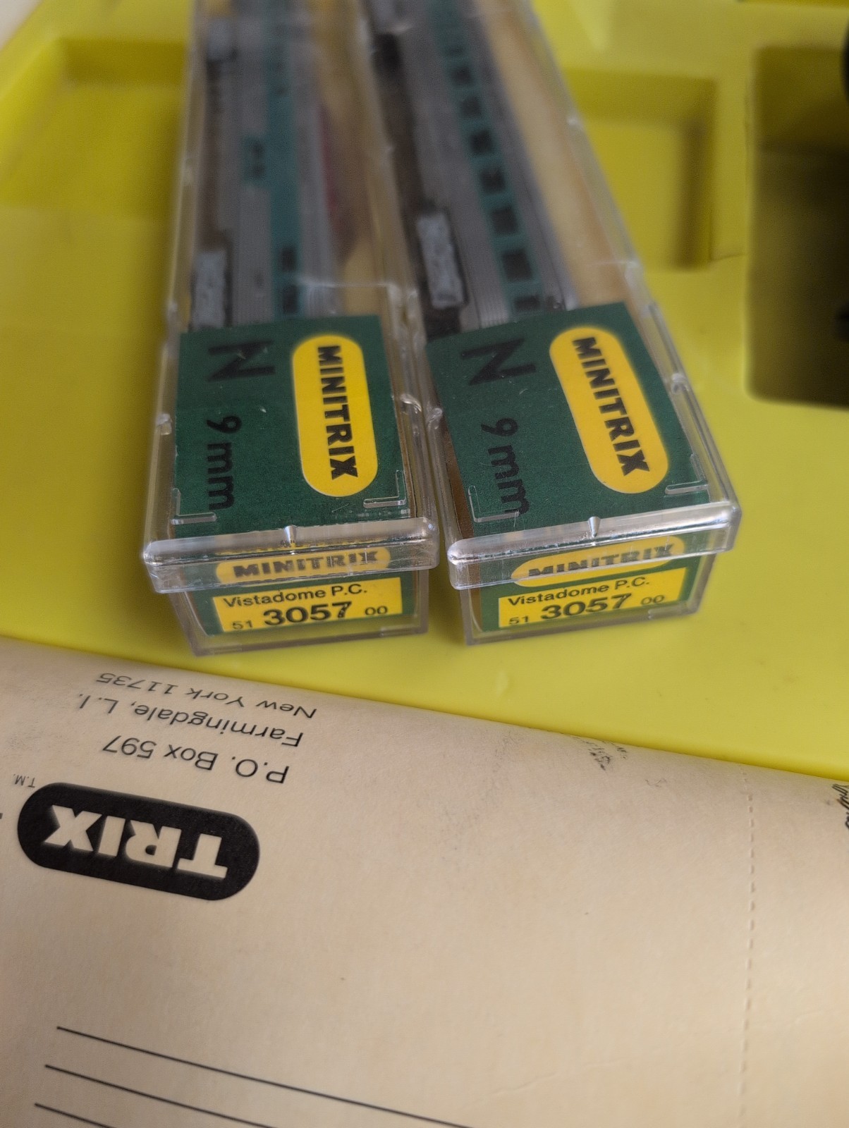 Trix N Scale Penn Central Locomotive, 4 Passenger Cars, Track, Transformer