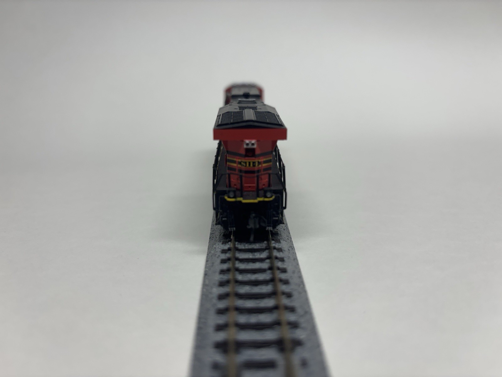 Broadway Limited N-Scale GE ES44AC NS #8114 DCC – Fully functional, Complete OGP